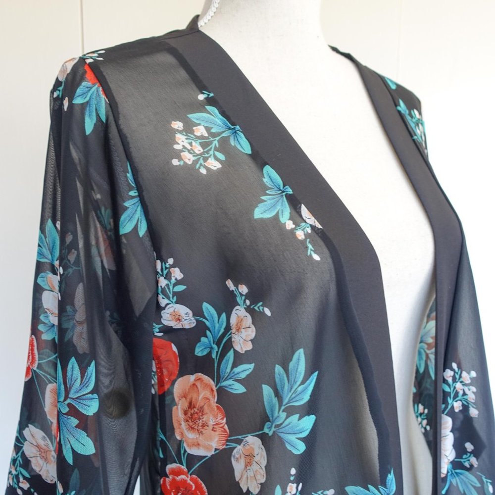 Black Floral Kimono - Picture 3 of 7